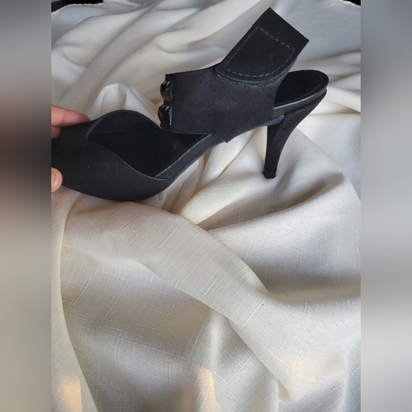 NWOT, PEDRO GARCIA, Black Suede Heel, 38 1/2 - Picture 7 of 11